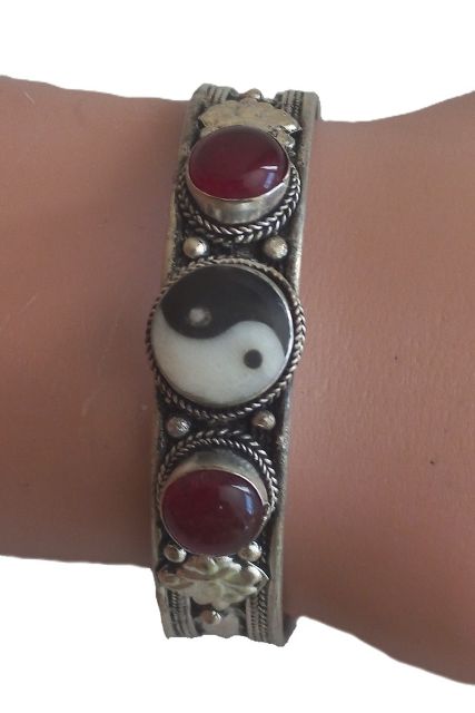 Yin Yang White Metal Bracelet